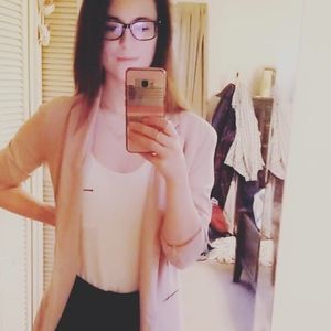 Meet your Posher, Emily